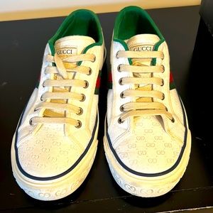 Size six almost never worn Gucci tennis shoes with new laces bag and box